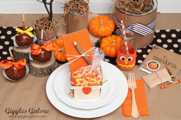 Kids thanksgiving table owl theme