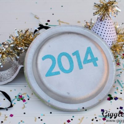 Paper Plate New Year’s Eve Noisemakers