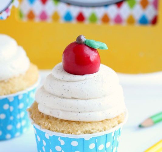 Easy apple gumball cupcake