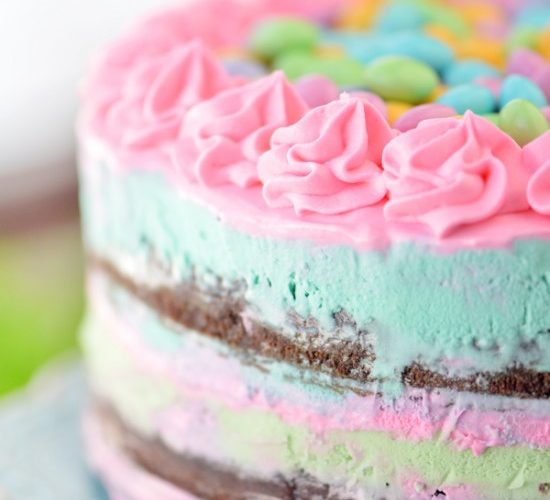 Mm ice cream cake by the gunny sack 25 easter dessert ideas via giggles galore e1456801505415