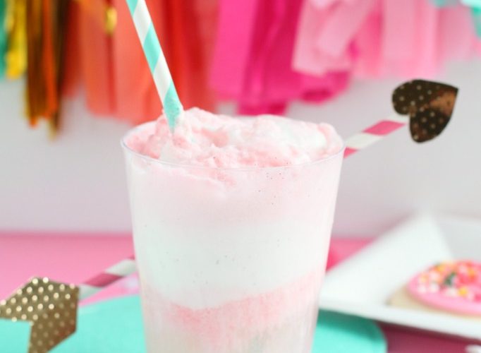 Cupids float and cupids arrow straws