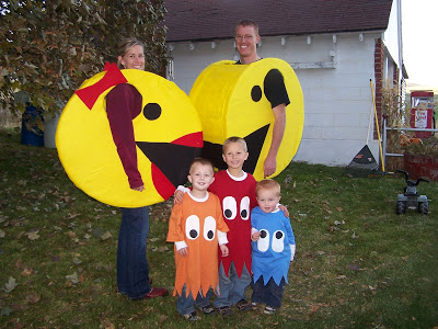 Pac Man Family Group Costume Idea