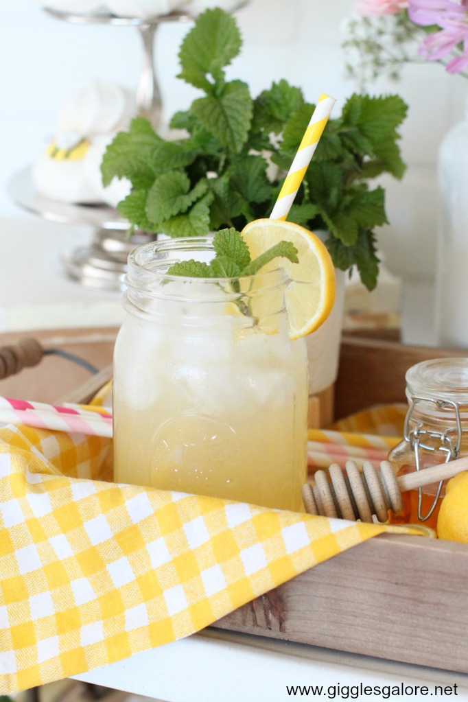 Refreshing honey ginger lemonade cocktail
