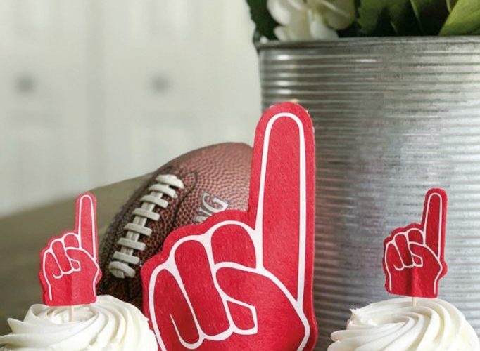 Diy foam finger decoration and cupcake toppers