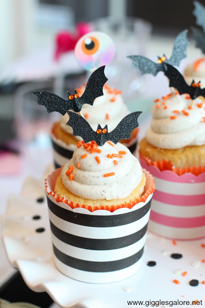 Bat halloween cupcakes