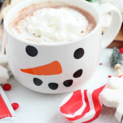 DIY Cricut Snowman Mugs Gift Idea