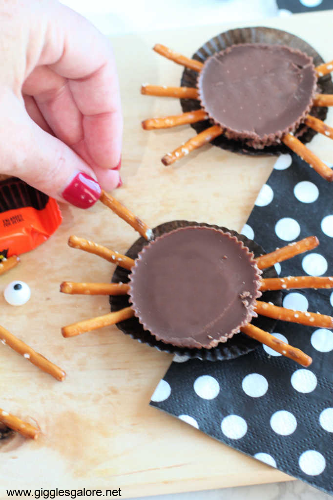 Reeses Peanut Butter Cup Spider Ingredients