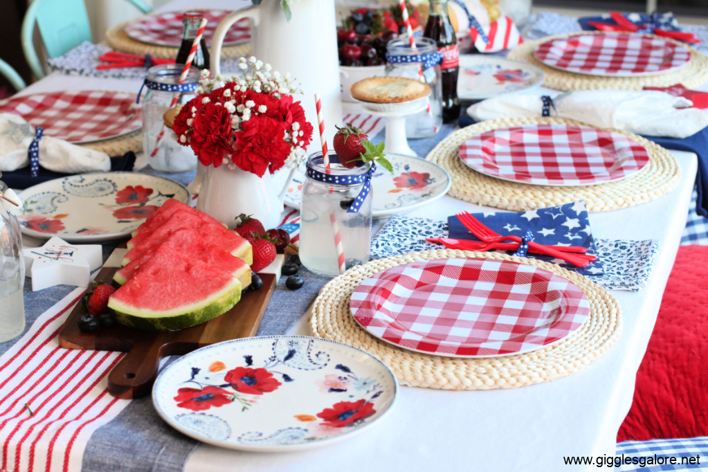 4th of July Picnic Table Setting