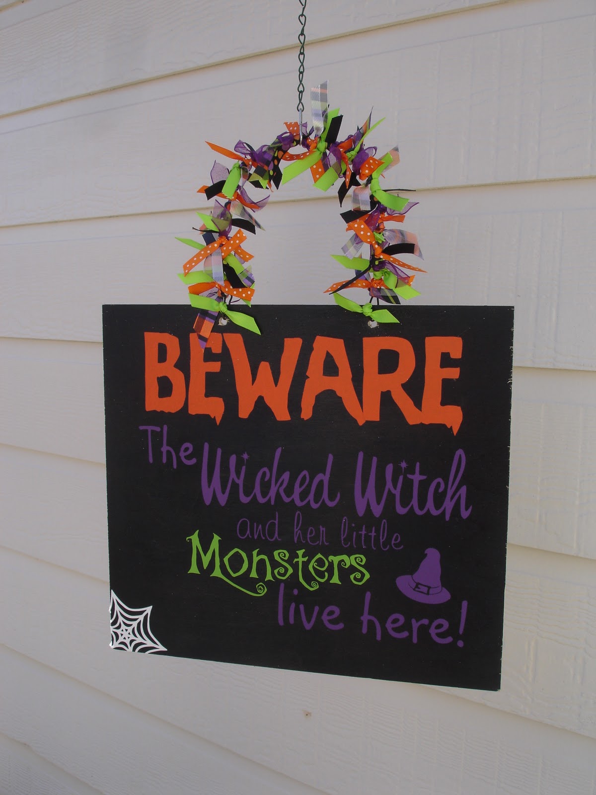 Beware Halloween Sign - Giggles Galore